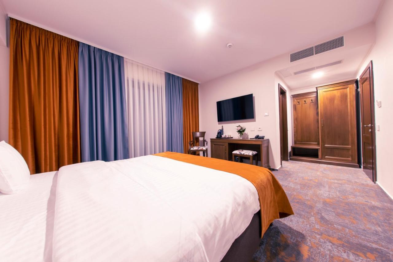 Hotel Aura Unirii Άλμπα Ιούλια Εξωτερικό φωτογραφία