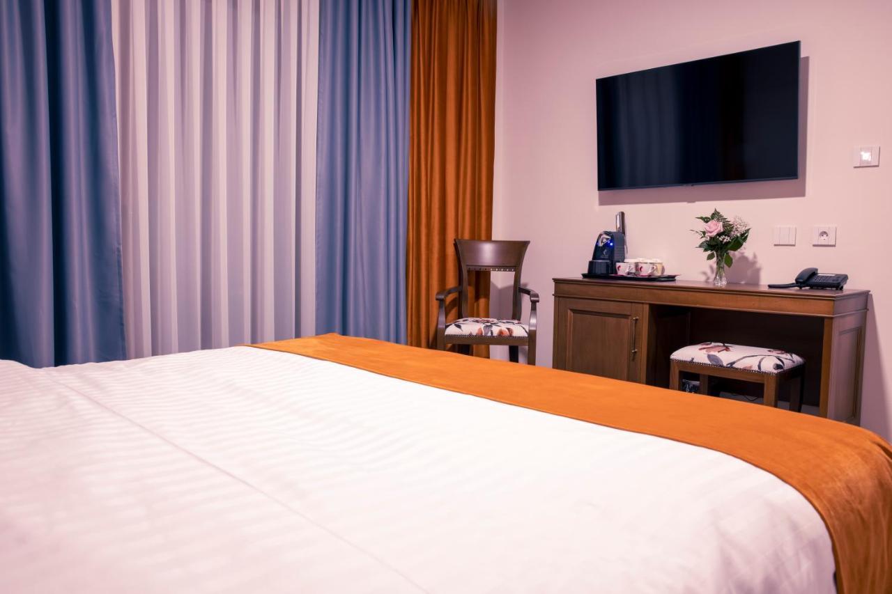 Hotel Aura Unirii Άλμπα Ιούλια Εξωτερικό φωτογραφία