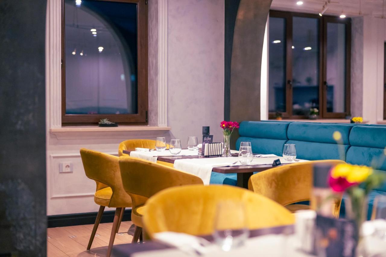 Hotel Aura Unirii Άλμπα Ιούλια Εξωτερικό φωτογραφία